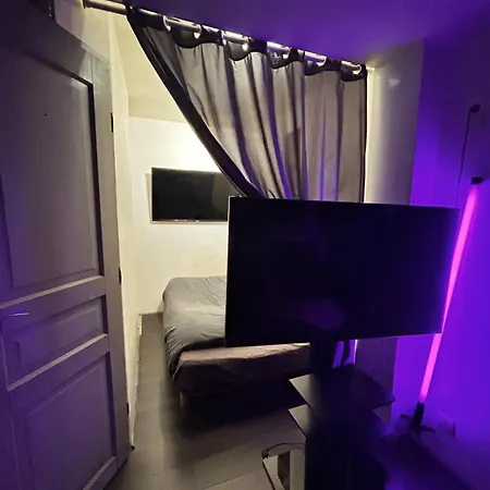 Charmant Studio A Centre Κάννες